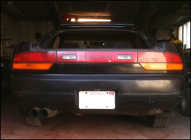 http://i82.photobucket.com/albums/j257/scott213/1990 Nissan 240sx/7.jpg